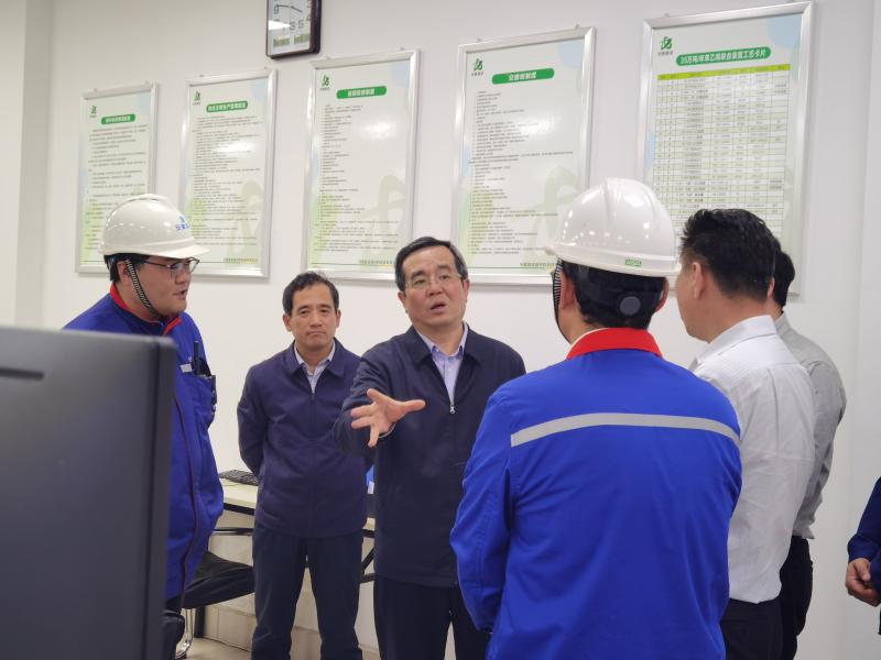 2021年4月30日，市委副书记、市长张孝成到煤化工园区检查安全生产工作